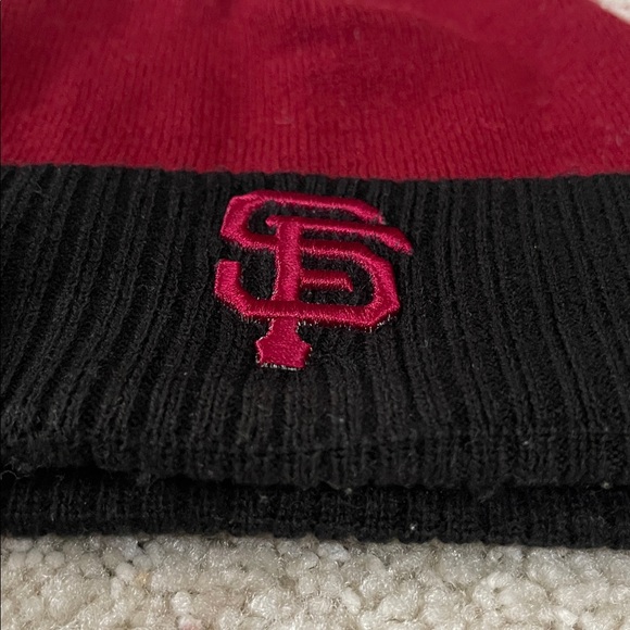 RARE SF GIANTS TWO TONE MAROON/BLACK BEANIE - Picture 2 of 6